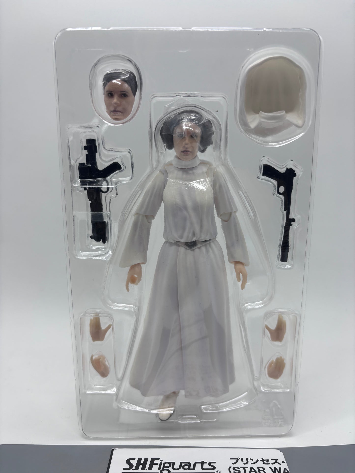 Bandai SH Figuarts Princess Leia Action Figure, 1/12 Scale