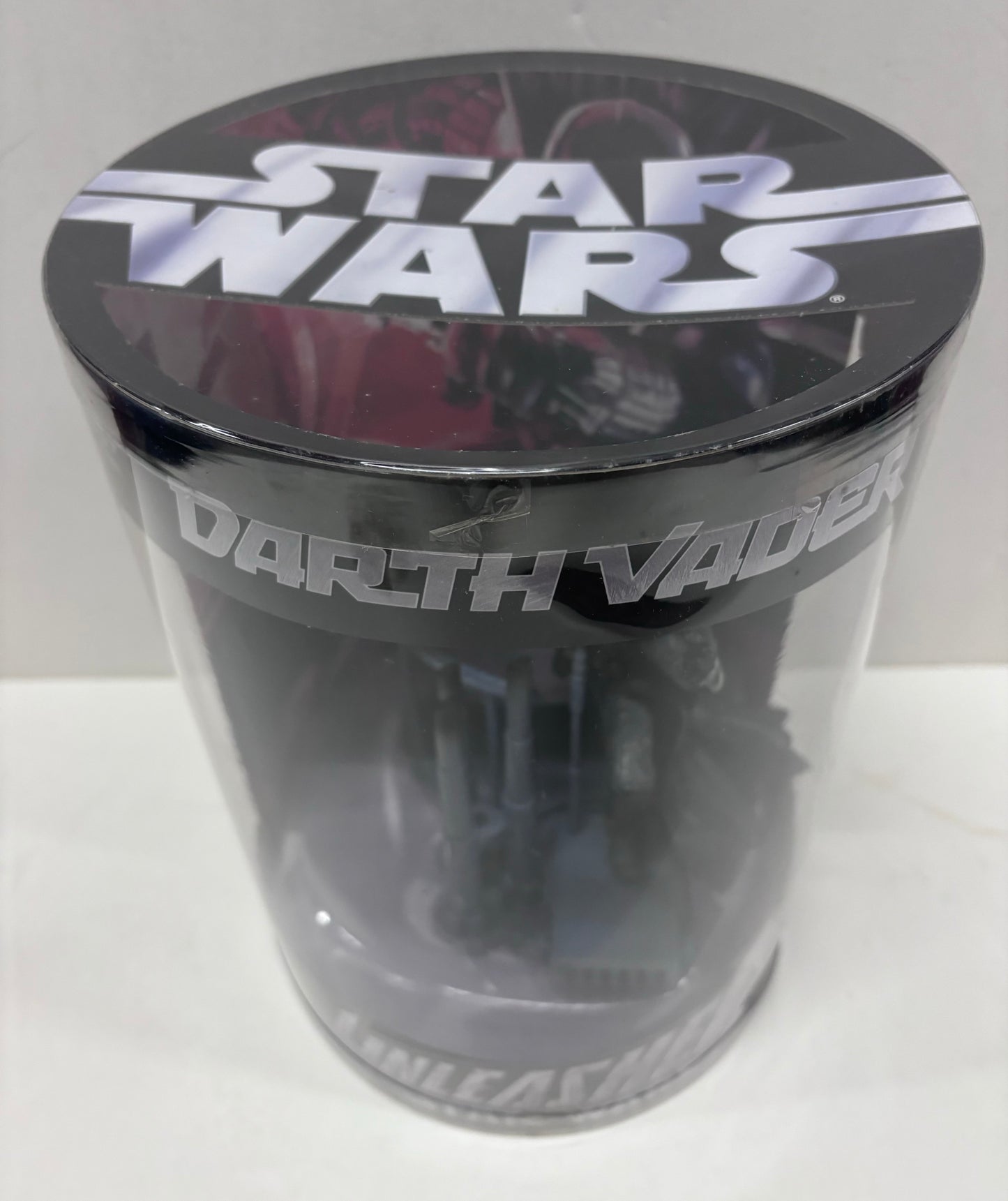 Unleashed Darth Vader Deluxe Sculpture, Hasbro 2006